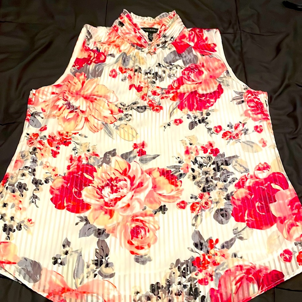 NWT White House Black Market Sleeveless Floral Blouse